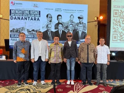 Para narasumber diskusi bertajuk ‘Menghitung Risiko dan Harapan Superholding BUMN Danantara’.